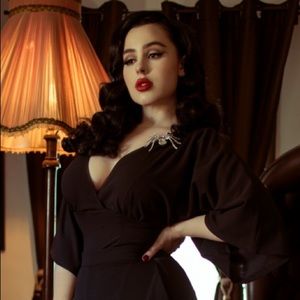 - La Femme en Noir by Micheline Pitt Black Bauhaus Top Blouse Medium